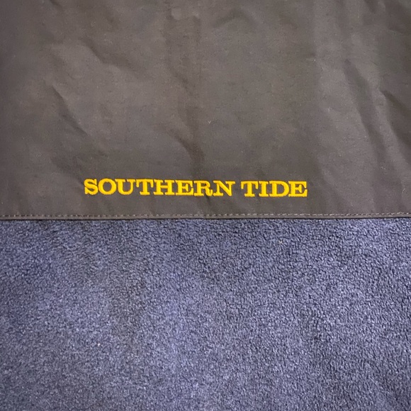 Southern Tide Fleece Vest - Picture 4 of 6